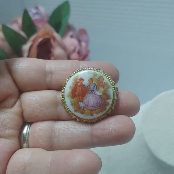 ⭐️ 3/$30 - Antique Beautiful Brooch Pin IN Porcelain Limoges Scene Amatory - Picture 2 of 8